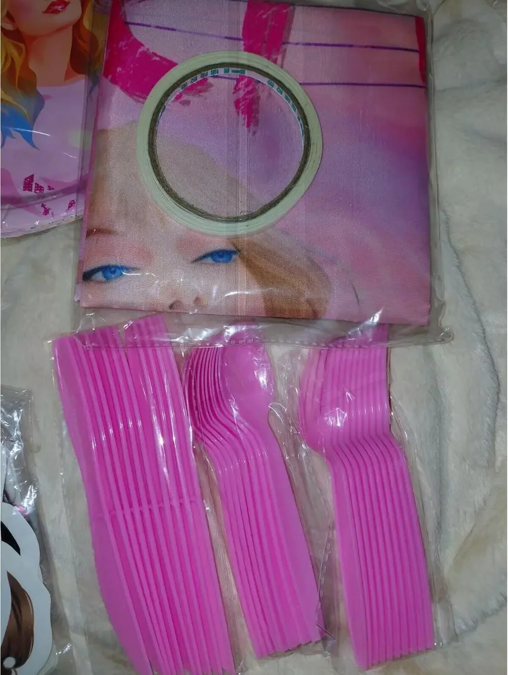 Taylor Swift party supply pack and